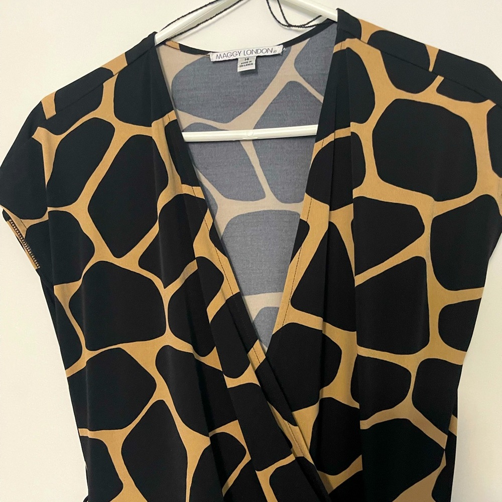 Size 14 Maggy London Black/Gold Preowned Wrap Dress in excellent condition